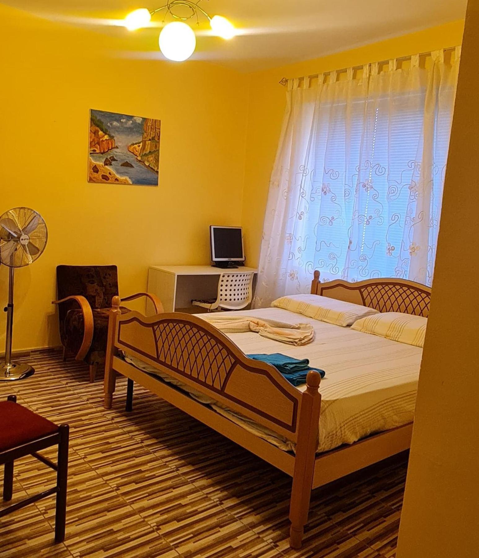 Scodrinon Hostel Shkodër Exteriör bild